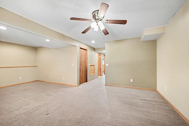 9674 Hale Avenue S, Cottage Grove, MN 55016