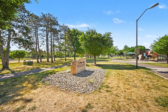 9674 Hale Avenue S, Cottage Grove, MN 55016
