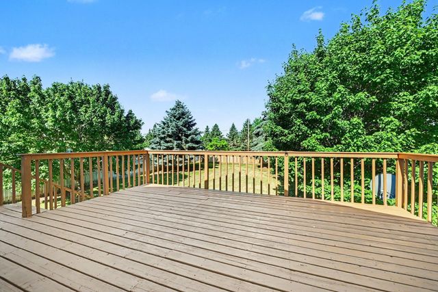 9674 Hale Avenue S, Cottage Grove, MN 55016