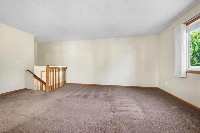 9674 Hale Avenue S, Cottage Grove, MN 55016