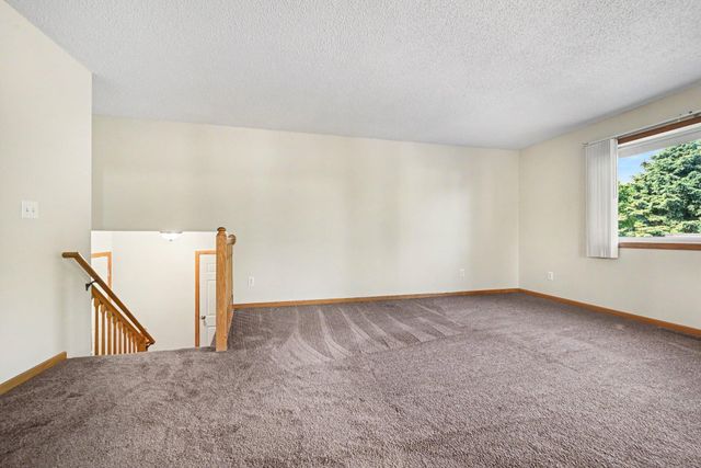 9674 Hale Avenue S, Cottage Grove, MN 55016