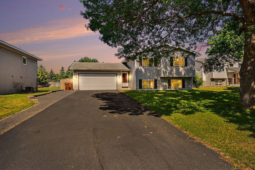 9674 Hale Avenue S, Cottage Grove, MN 55016
