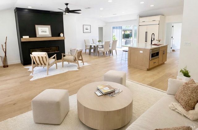 1317 Hillview Pl, St. Helena, CA 94574