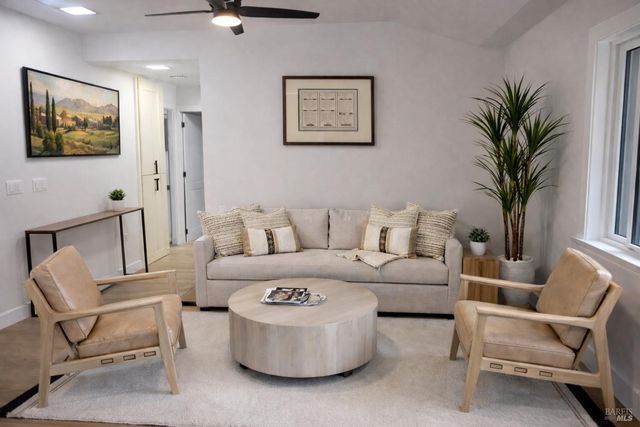 1317 Hillview Pl, St. Helena, CA 94574