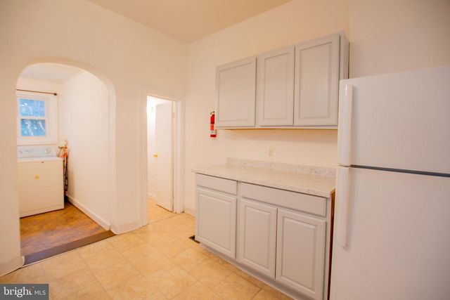 2039 N GRATZ ST, Philadelphia, PA 19121