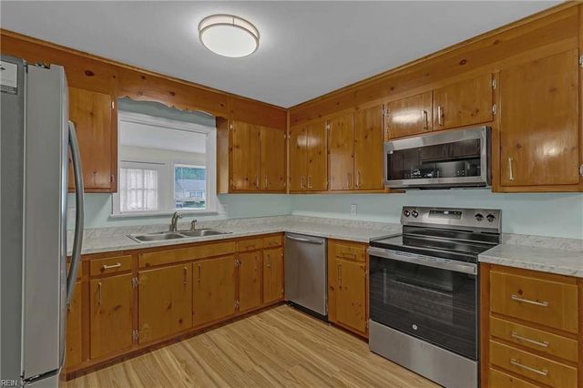 863 Catalina DR, Newport News, VA 23608
