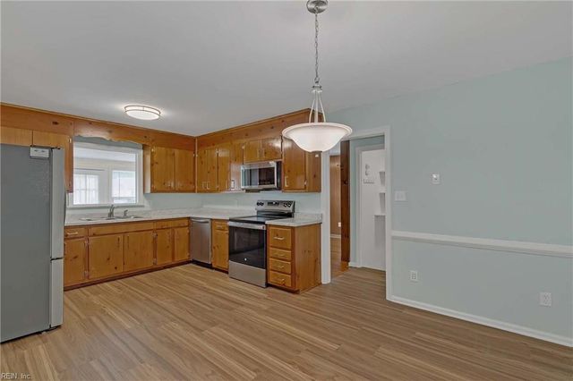 863 Catalina DR, Newport News, VA 23608