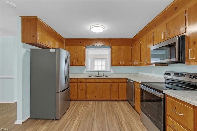 863 Catalina DR, Newport News, VA 23608
