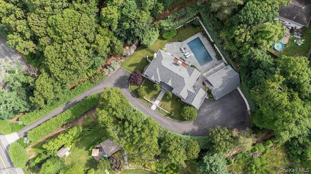 1481 N Country Road, Wading River, NY 11792