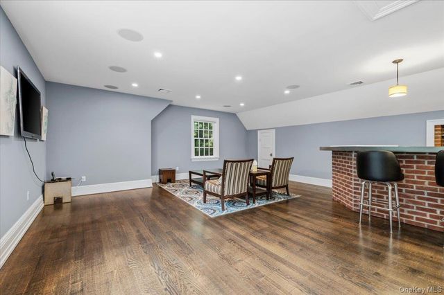 1481 N Country Road, Wading River, NY 11792