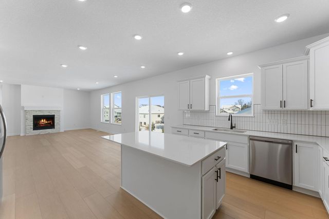 1052 Ashbury Lane NE, Hanover, MN 55341