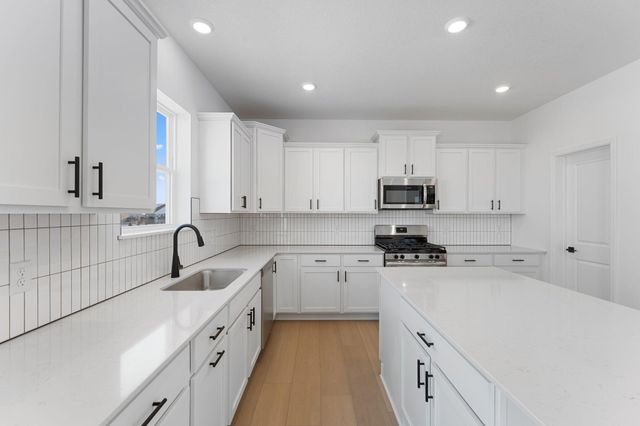 1052 Ashbury Lane NE, Hanover, MN 55341