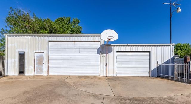 2325 East Hills Drive, Moore, OK 73160