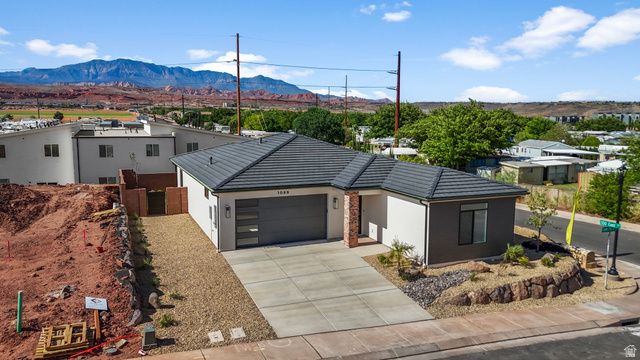 1089 E COYOTE CREST DR, Washington, UT 84780