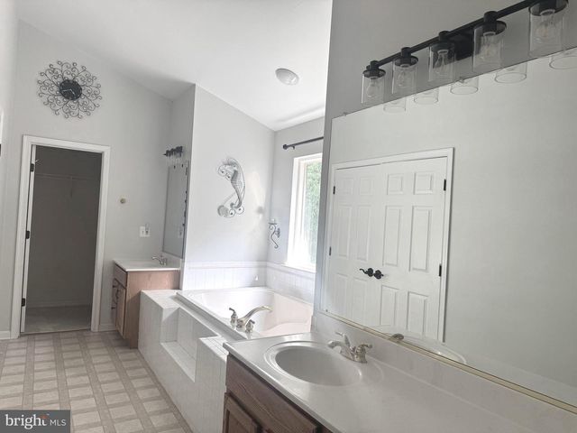 23063 PEMBROOK DR, Hollywood, MD 20636
