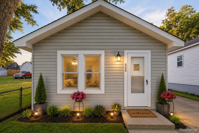 808 Corwin Court, Pontiac, MI 48340