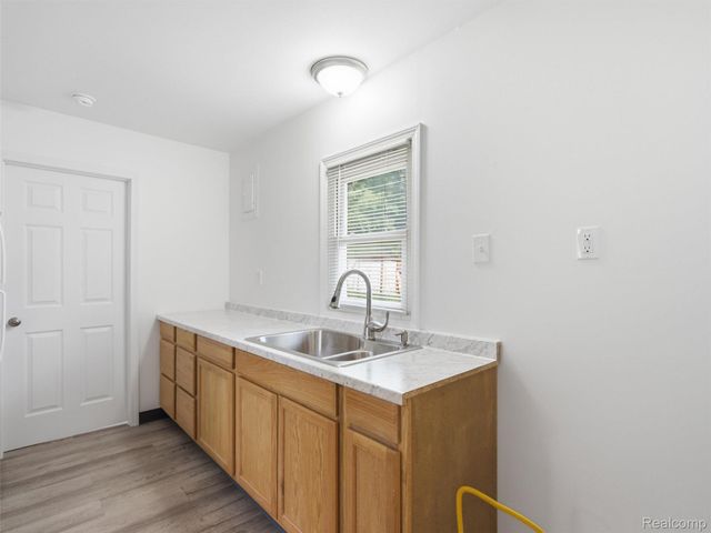 808 Corwin Court, Pontiac, MI 48340