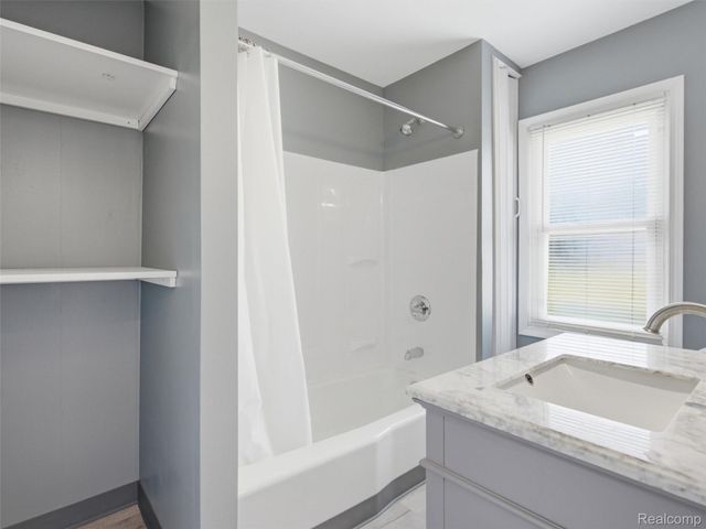 808 Corwin Court, Pontiac, MI 48340