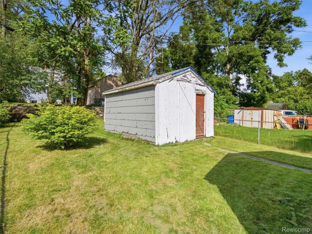 808 Corwin Court, Pontiac, MI 48340