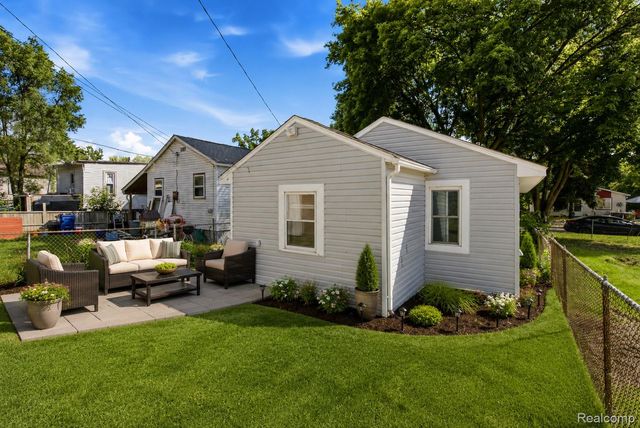 808 Corwin Court, Pontiac, MI 48340