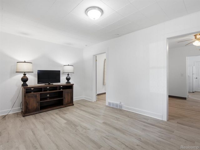 808 Corwin Court, Pontiac, MI 48340