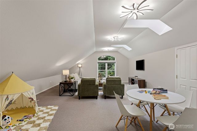 16430 266th Avenue SE, Issaquah, WA 98027