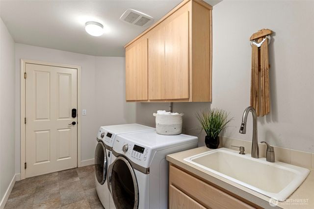 16430 266th Avenue SE, Issaquah, WA 98027