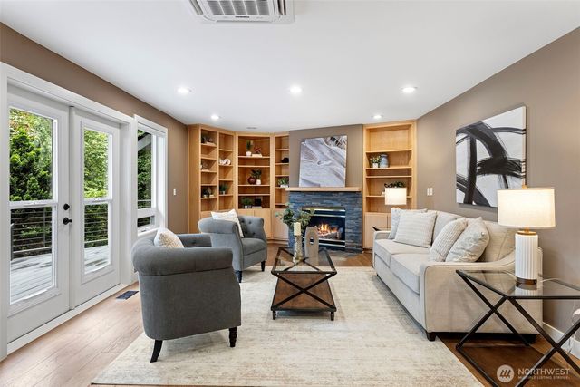 16430 266th Avenue SE, Issaquah, WA 98027