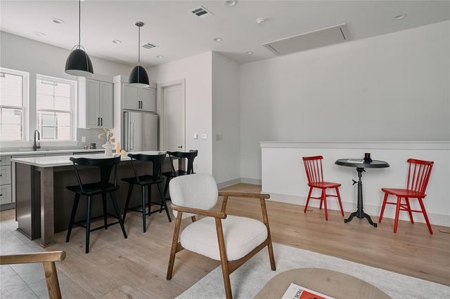 2209 Woodland Ave 803, Austin, TX 78741