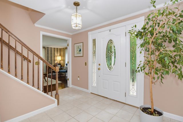 17 Olde English Road, Bedford, NH 03110