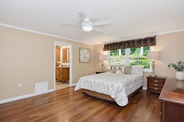 17 Olde English Road, Bedford, NH 03110