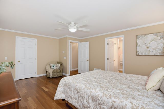17 Olde English Road, Bedford, NH 03110