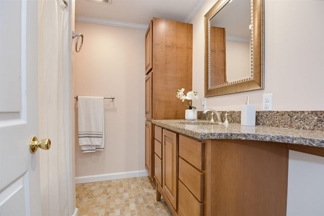 17 Olde English Road, Bedford, NH 03110