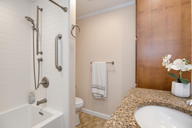 17 Olde English Road, Bedford, NH 03110