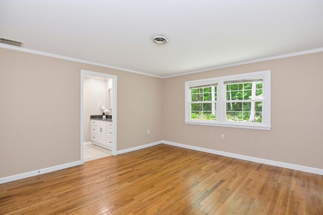 17 Olde English Road, Bedford, NH 03110
