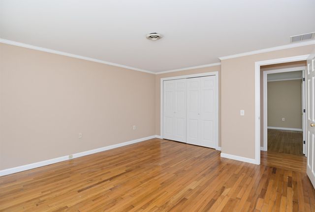 17 Olde English Road, Bedford, NH 03110