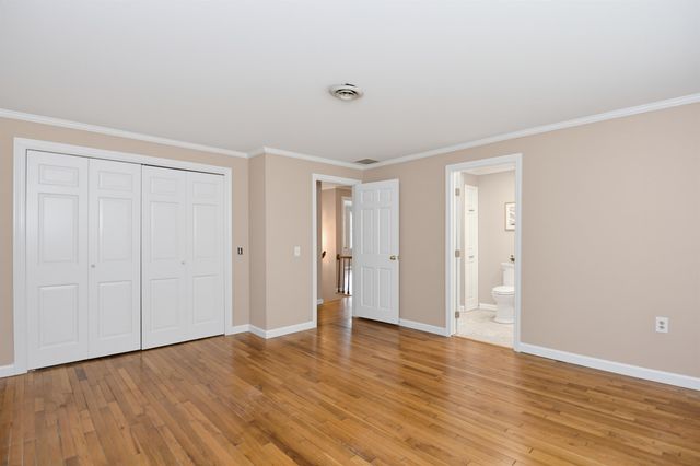 17 Olde English Road, Bedford, NH 03110