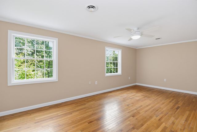 17 Olde English Road, Bedford, NH 03110