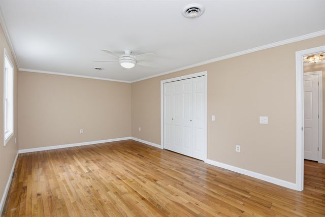 17 Olde English Road, Bedford, NH 03110