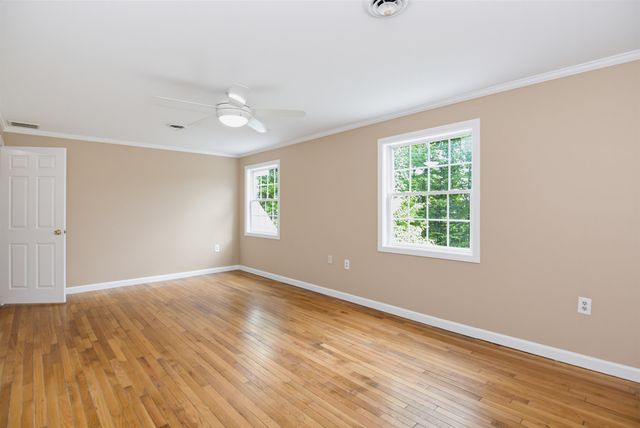 17 Olde English Road, Bedford, NH 03110