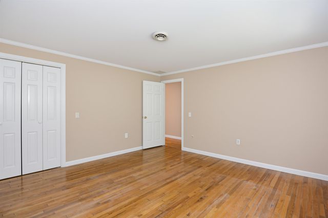 17 Olde English Road, Bedford, NH 03110