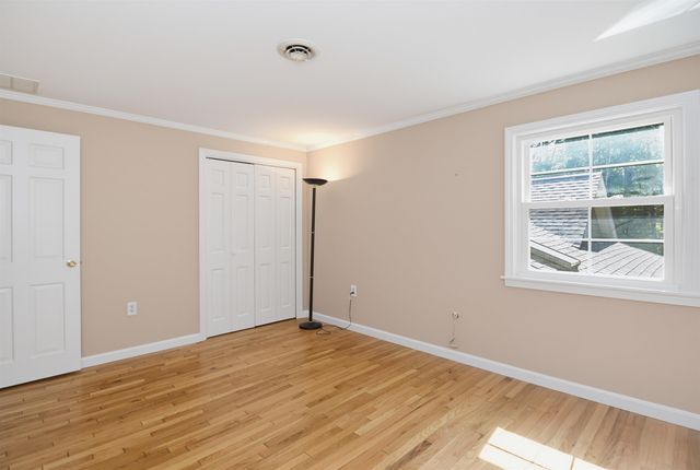 17 Olde English Road, Bedford, NH 03110