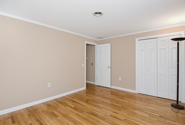 17 Olde English Road, Bedford, NH 03110