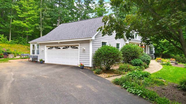 17 Olde English Road, Bedford, NH 03110
