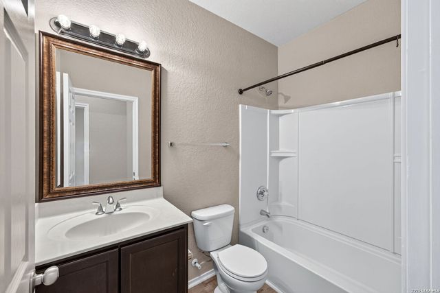 7635 PRESIDIO HVN, Boerne, TX 78015