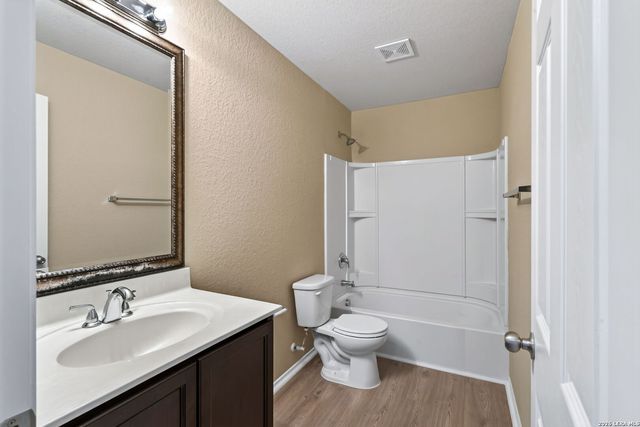 7635 PRESIDIO HVN, Boerne, TX 78015