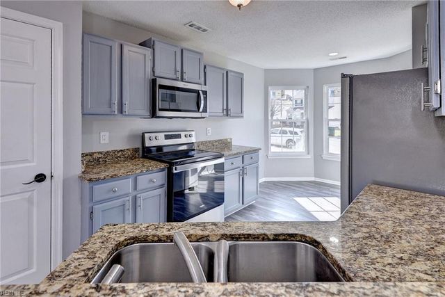 313 Warwick Landing PW, Newport News, VA 23606