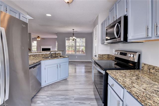 313 Warwick Landing PW, Newport News, VA 23606