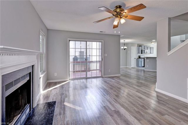 313 Warwick Landing PW, Newport News, VA 23606