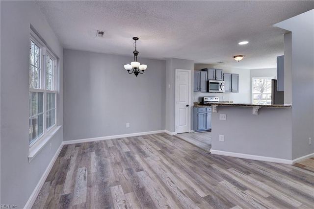 313 Warwick Landing PW, Newport News, VA 23606